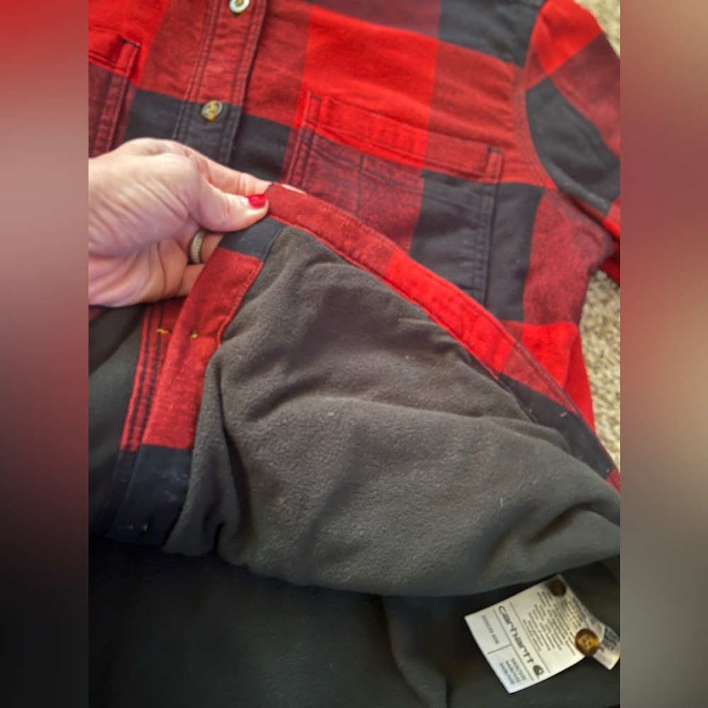 Carhartt
Women’s 
Medium 
Red/Black Plaid
Flannel Fleece lined Shirt/jacket - Picture 9 of 13